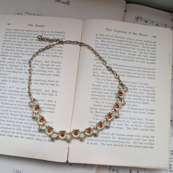 Coro Silver and Amber Floral Necklace - Picture 8 of 10